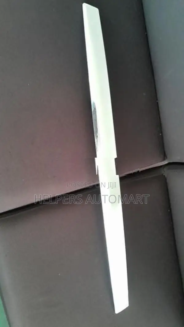 Nissan Bluebird G11 Dicky Nickel Garnish