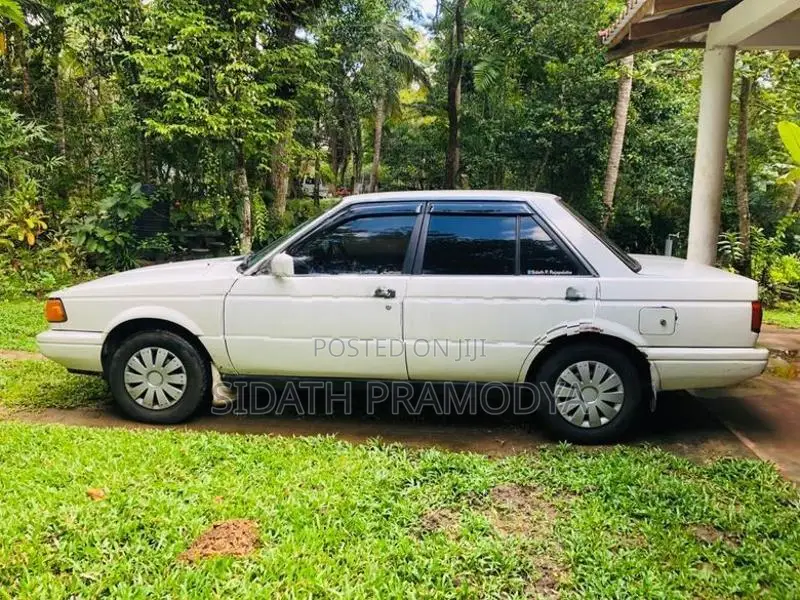 Nissan Sunny 1988