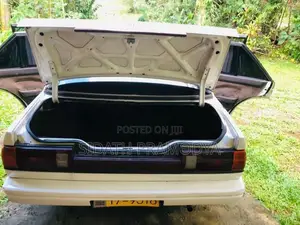 Nissan Sunny 1988