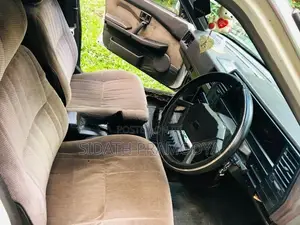 Nissan Sunny 1988