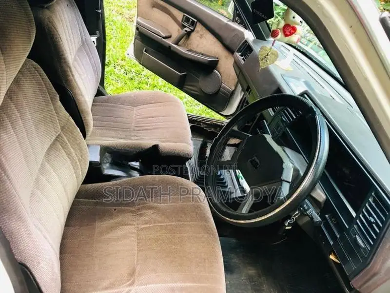 Nissan Sunny 1988
