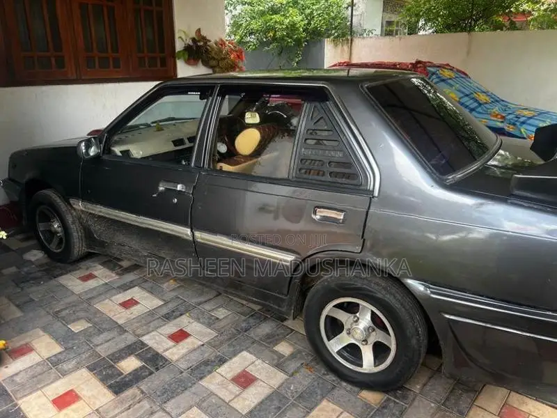 Nissan Sunny 1988