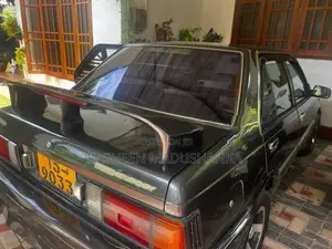 Nissan Sunny 1988