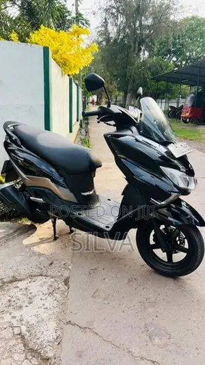 Suzuki Burgman 2019