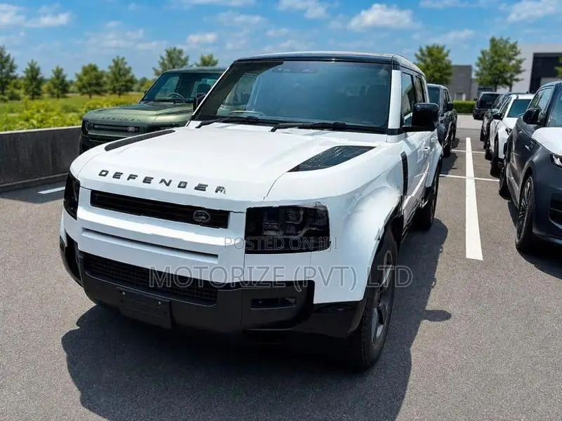 Land Rover Defender P300e X Dynamic 2026