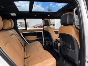 Land Rover Defender P300e X Dynamic 2026