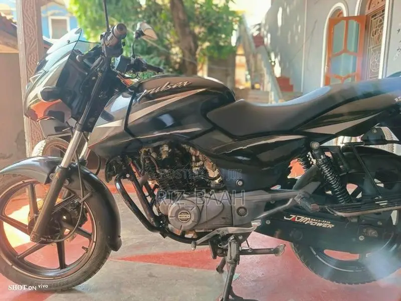 Bajaj Pulsar 150 2017