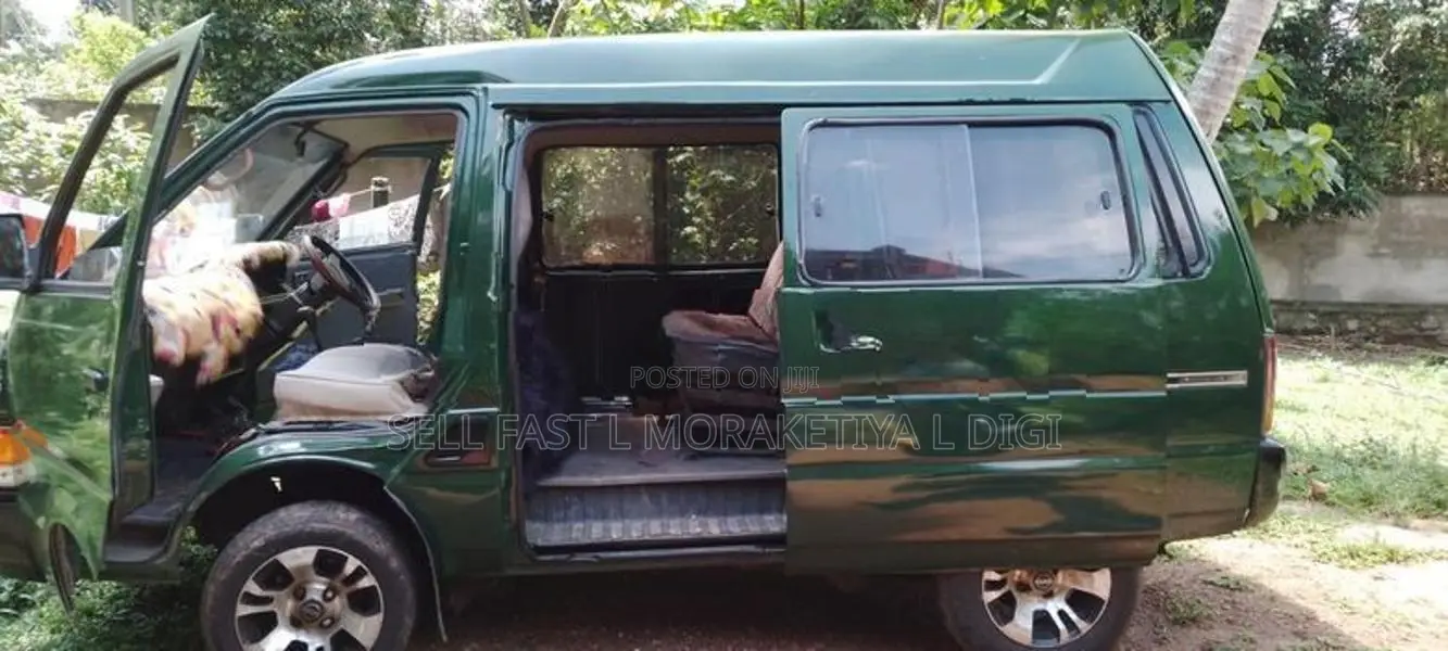 Nissan Vanette 1989