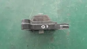 Nissan Bluebird G11 Gear box mount