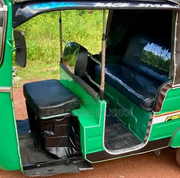 Bajaj RE 1996