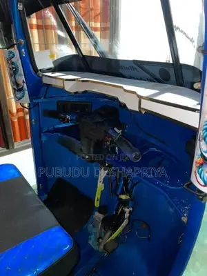 Bajaj RE 2 stock 2004