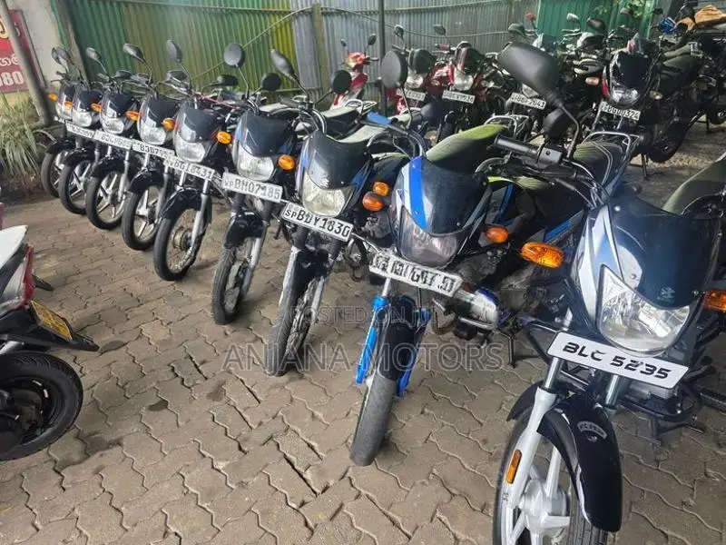 Bajaj CT100 2026