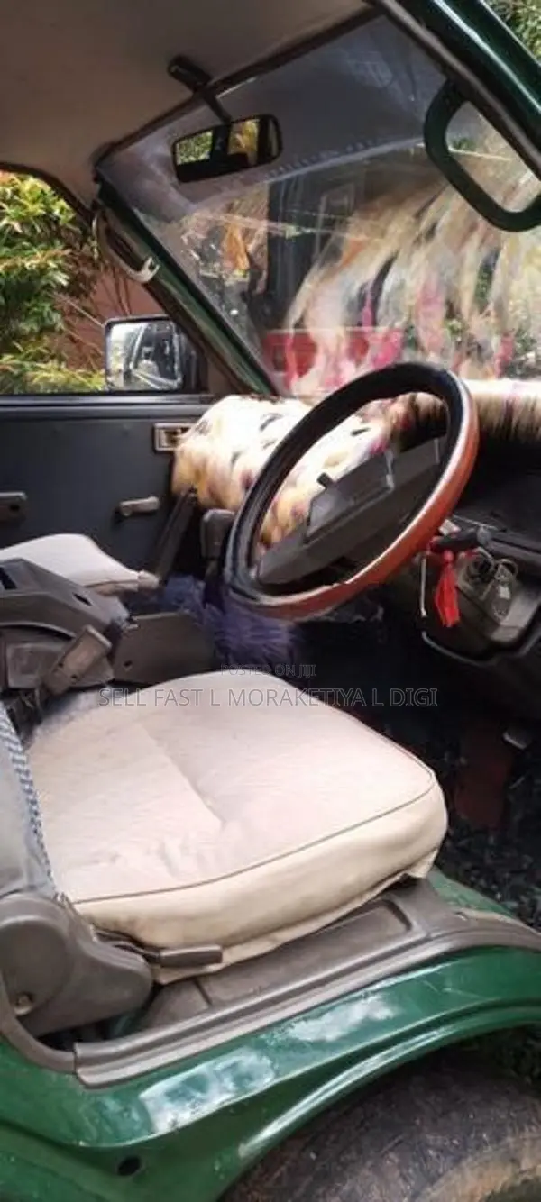Nissan Vanette 1989
