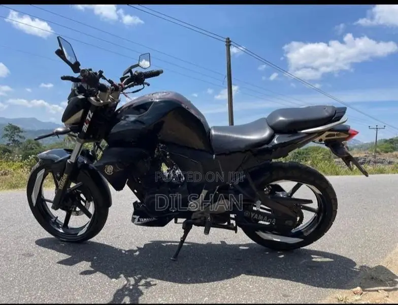 Yamaha FZ 2015
