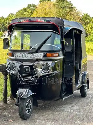 Bajaj RE 2015