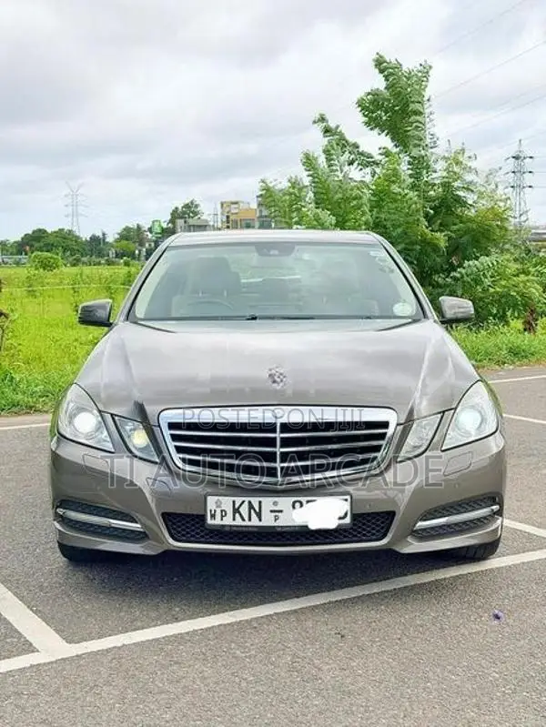 Mercedes Benz E200 Blue Efficiency 2010