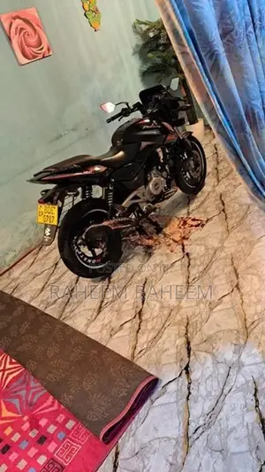 Bajaj Pulsar 180 2015