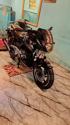 Bajaj Pulsar 180 2015