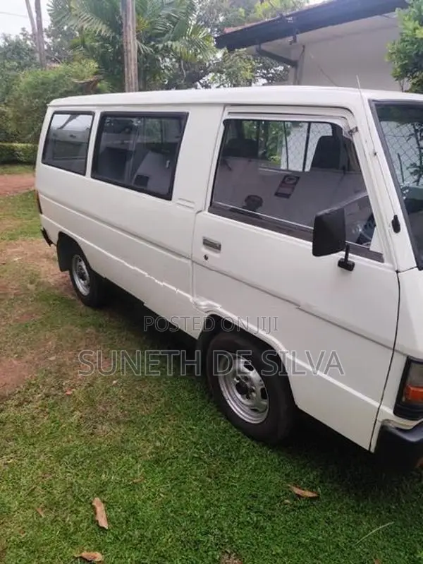 Mitsubishi L300 1985