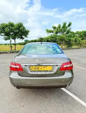 Mercedes Benz E200 Blue Efficiency 2010