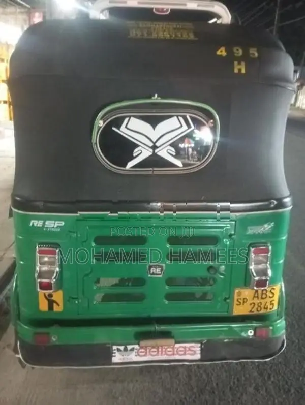 Bajaj RE 2018
