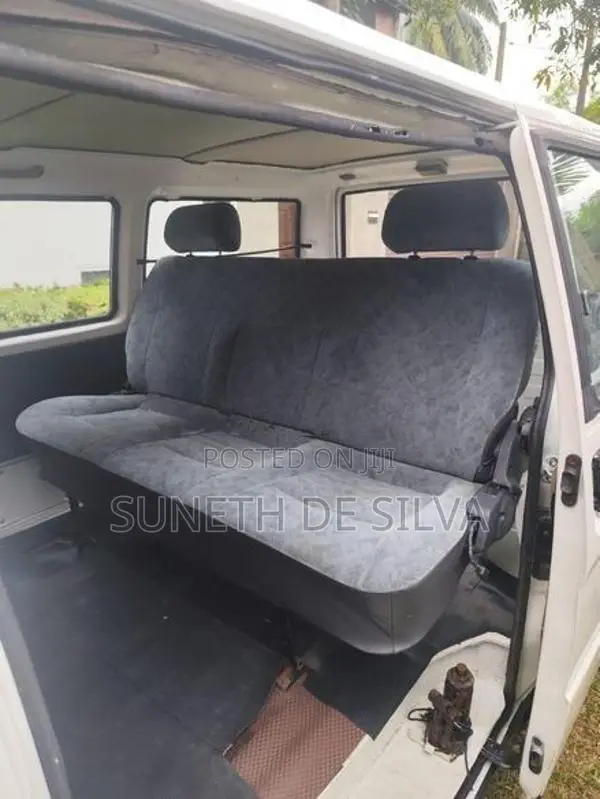Mitsubishi L300 1985