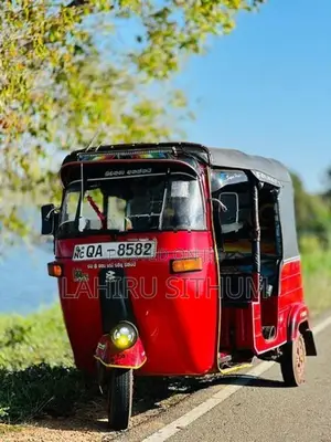 Bajaj RE 2005