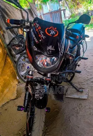 Bajaj Pulsar 180 2017