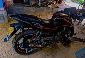 Bajaj Pulsar 180 2017