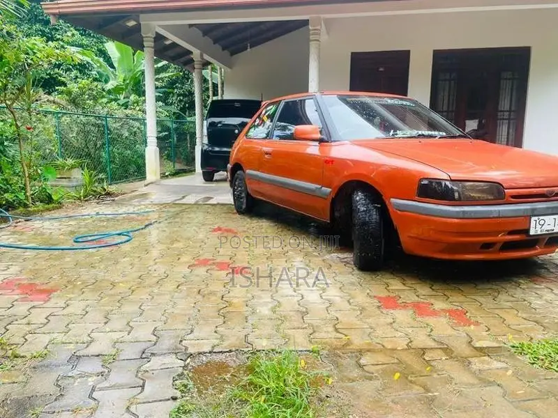 Mazda Familia 1992