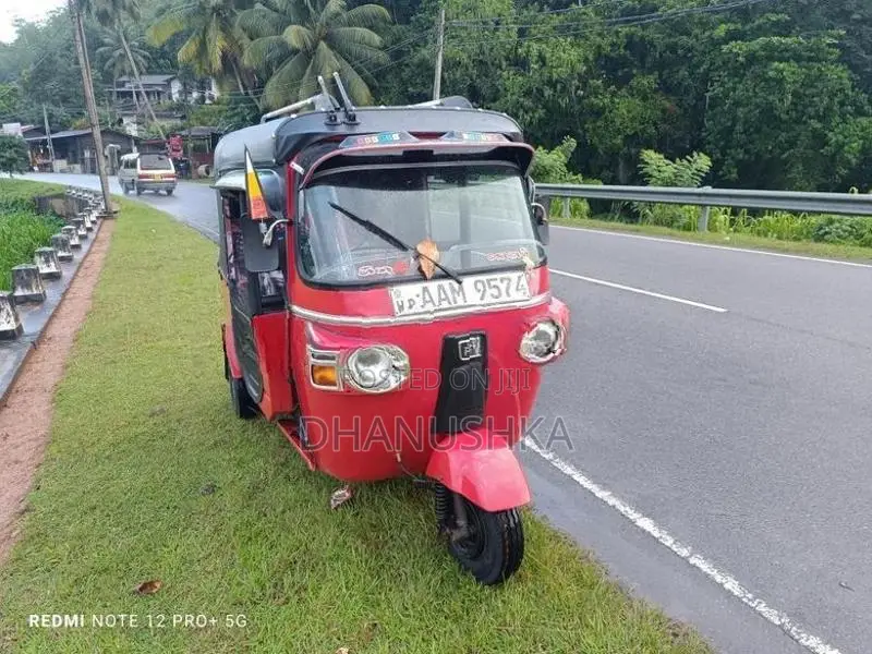 Bajaj RE 2013