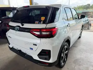 Toyota Raize Z BSM Hybrid 2024