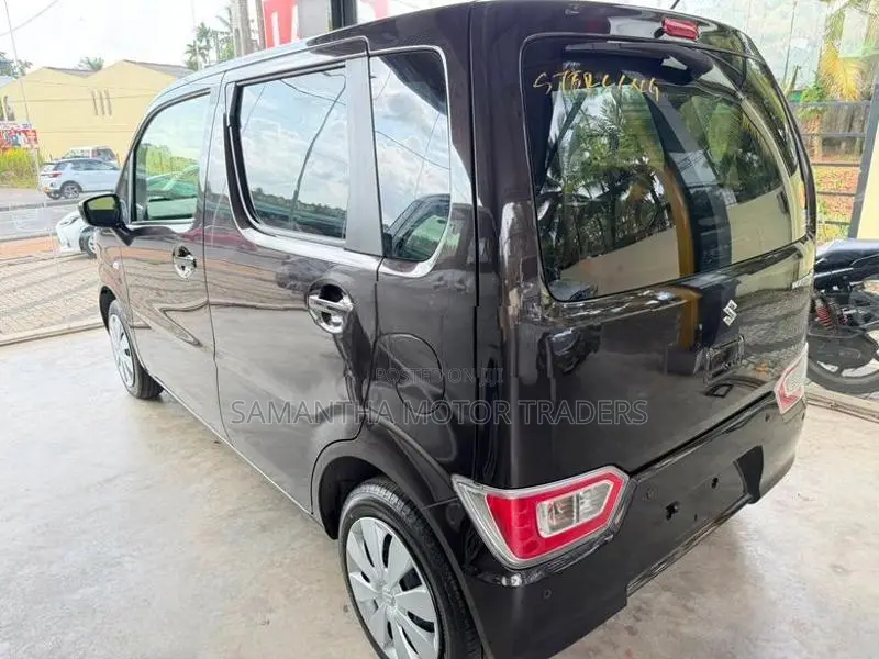 Suzuki Wagon R FX Petrol 2025