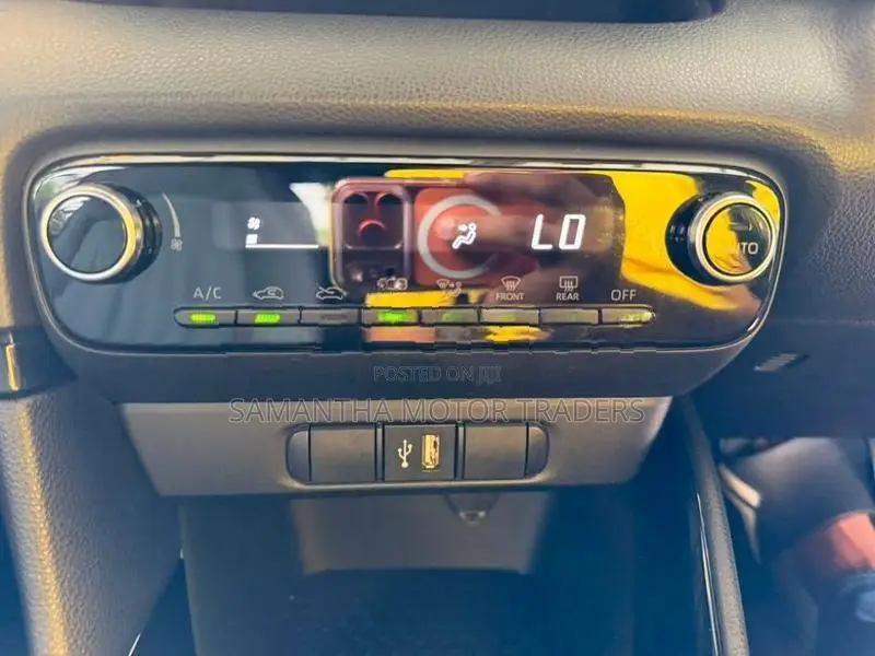 Toyota Yaris G LED 2023