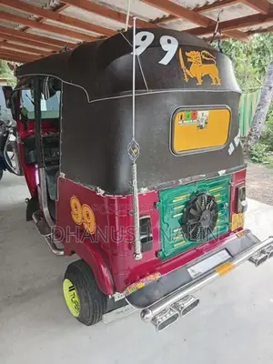 Bajaj RE 2011