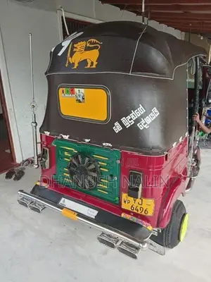 Bajaj RE 2011