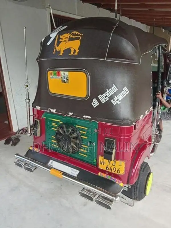 Bajaj RE 2011