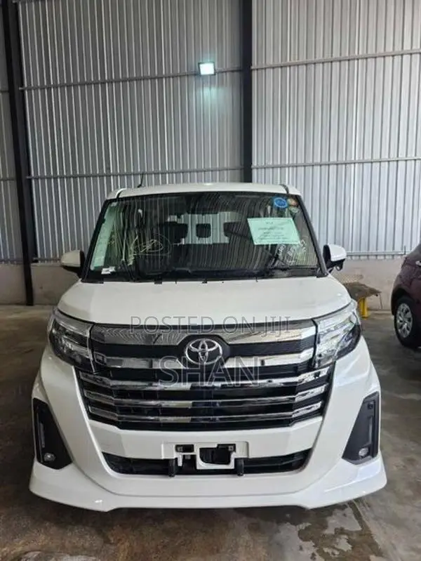 Toyota Roomy Custom G 2023