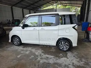 Toyota Roomy Custom G 2023
