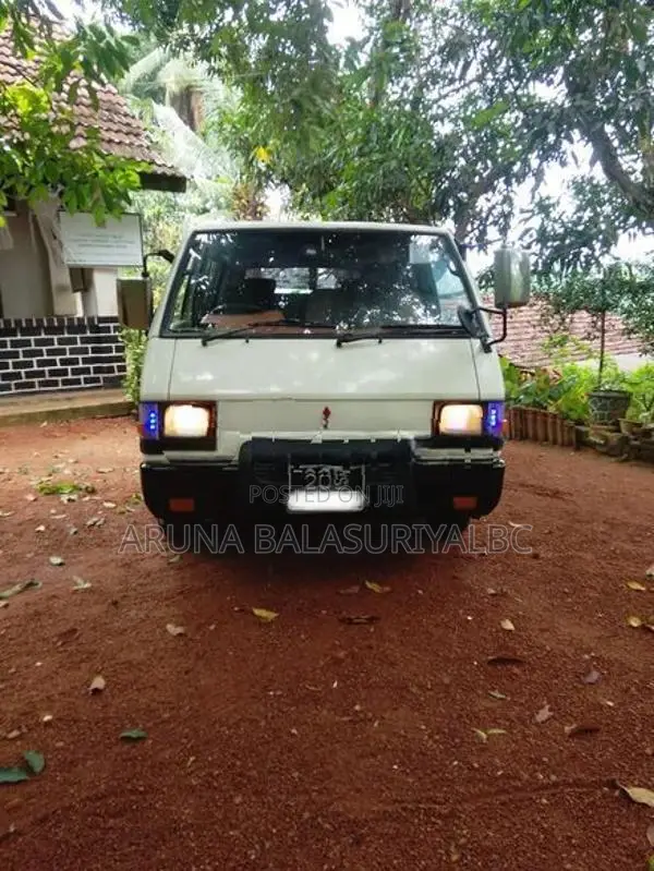 Mitsubishi Delica L300 1985