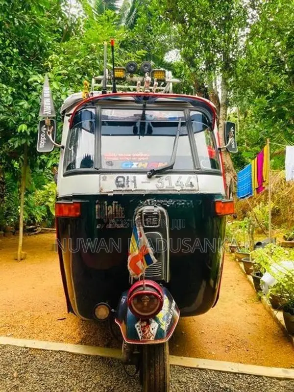 Bajaj RE 2006