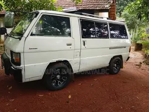 Mitsubishi Delica L300 1985
