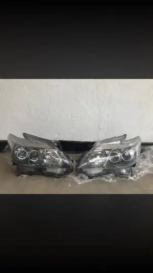 Toyota Prius head light
