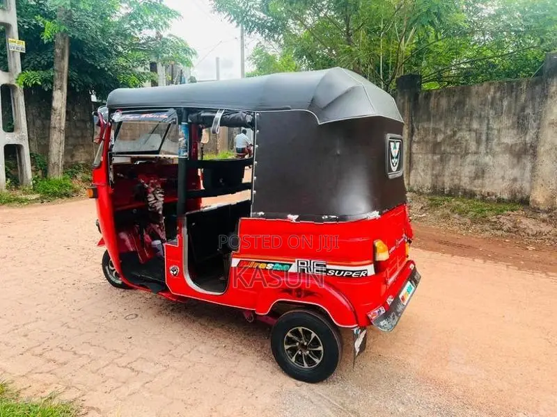 Bajaj RE threewiler 2006