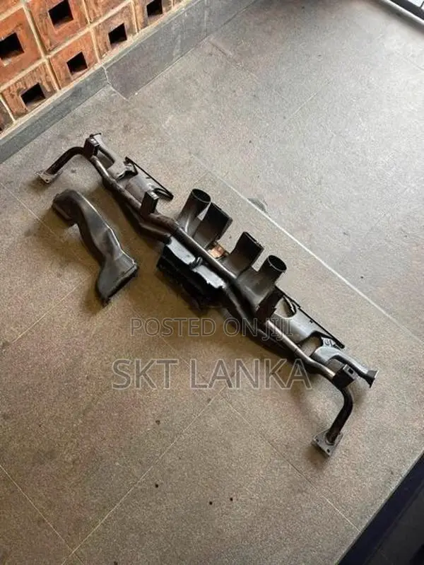 Genuine Defender 2014 2.2 TDCI Puma Bulkhead Dashboard Bracket Air Ven