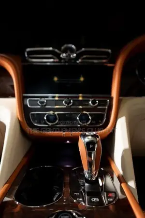 Bentley Bentayga Azure 3.0 V6 2024