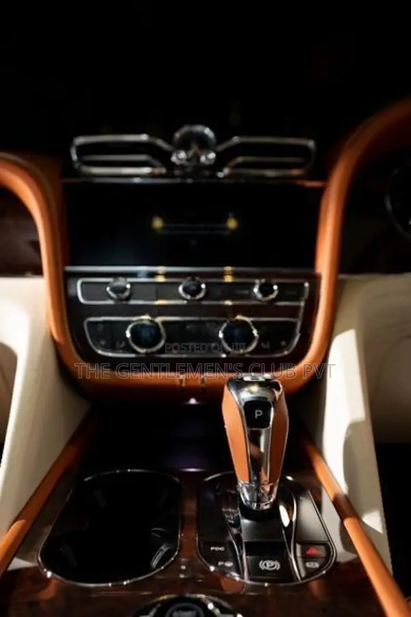 Bentley Bentayga Azure 3.0 V6 2024