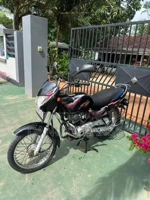 Bajaj CT100 2016