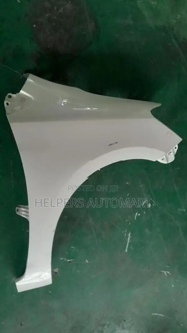 Toyota Belta P92 Fender