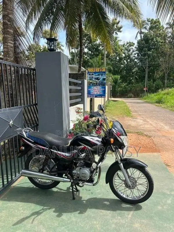 Bajaj CT100 2016